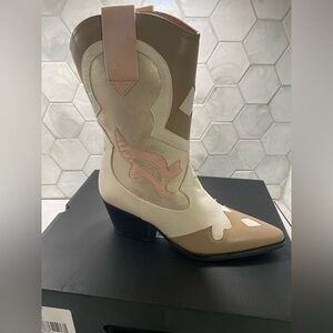 ShuShop ZIZI Western Boots Size 6.5 Gold Metallic Beige Pink New In Box